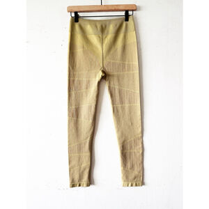 Fabletics Seamless High Rise Leggings Yellow Ribbed M | New Year Fitness